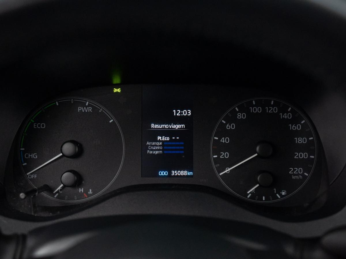 toyota-yaris-2023-hibrido-a-gasolina-1490cc