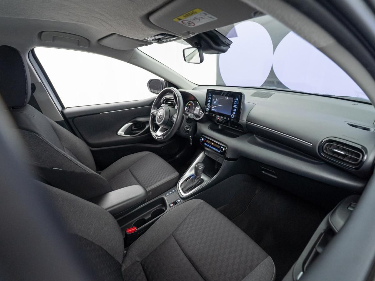 toyota-yaris-2023-hibrido-a-gasolina-1490cc