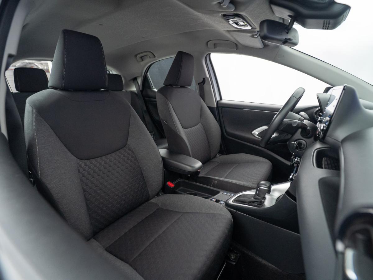 toyota-yaris-2023-hibrido-a-gasolina-1490cc