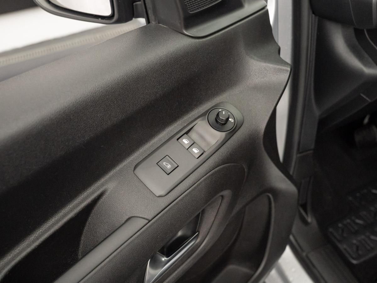 citroen-berlingo-2025-diesel-1499cc