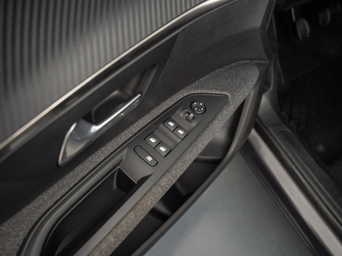 peugeot-5008-2022-diesel-1499cc
