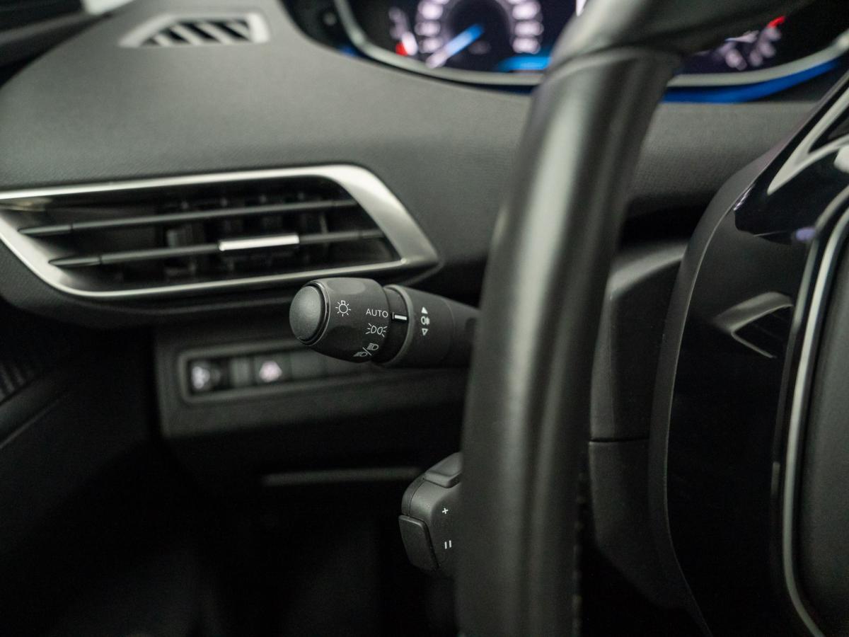 peugeot-5008-2022-diesel-1499cc