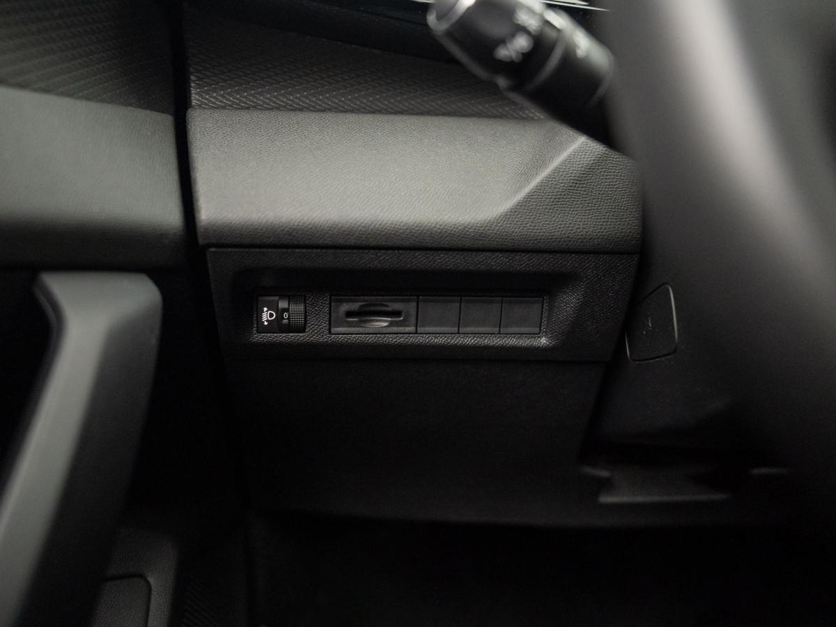 peugeot-308-sw-2025-diesel-1499cc