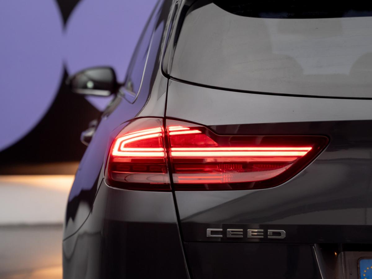 kia-ceed-sw-2022-hibrido-a-gasolina-1580cc