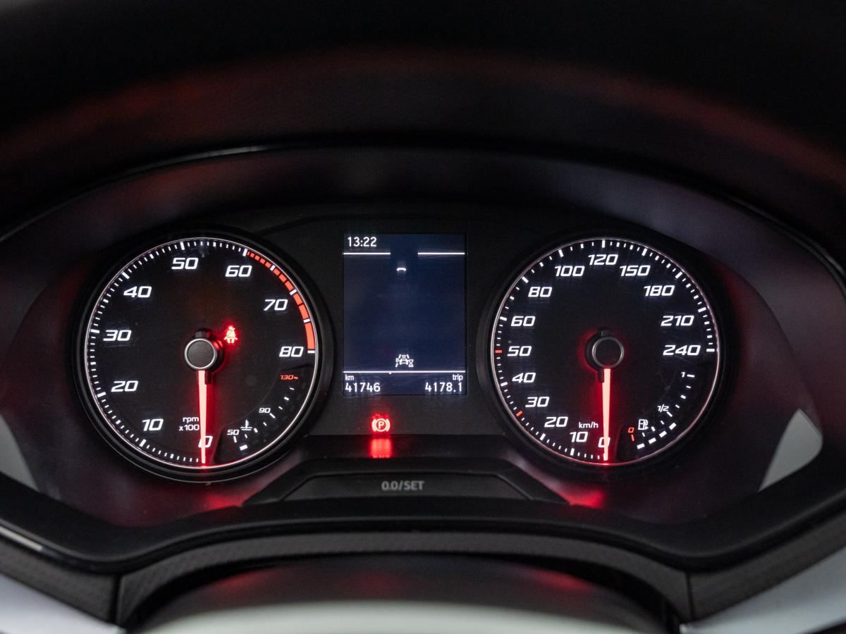 seat-arona-2023-gasolina-999cc