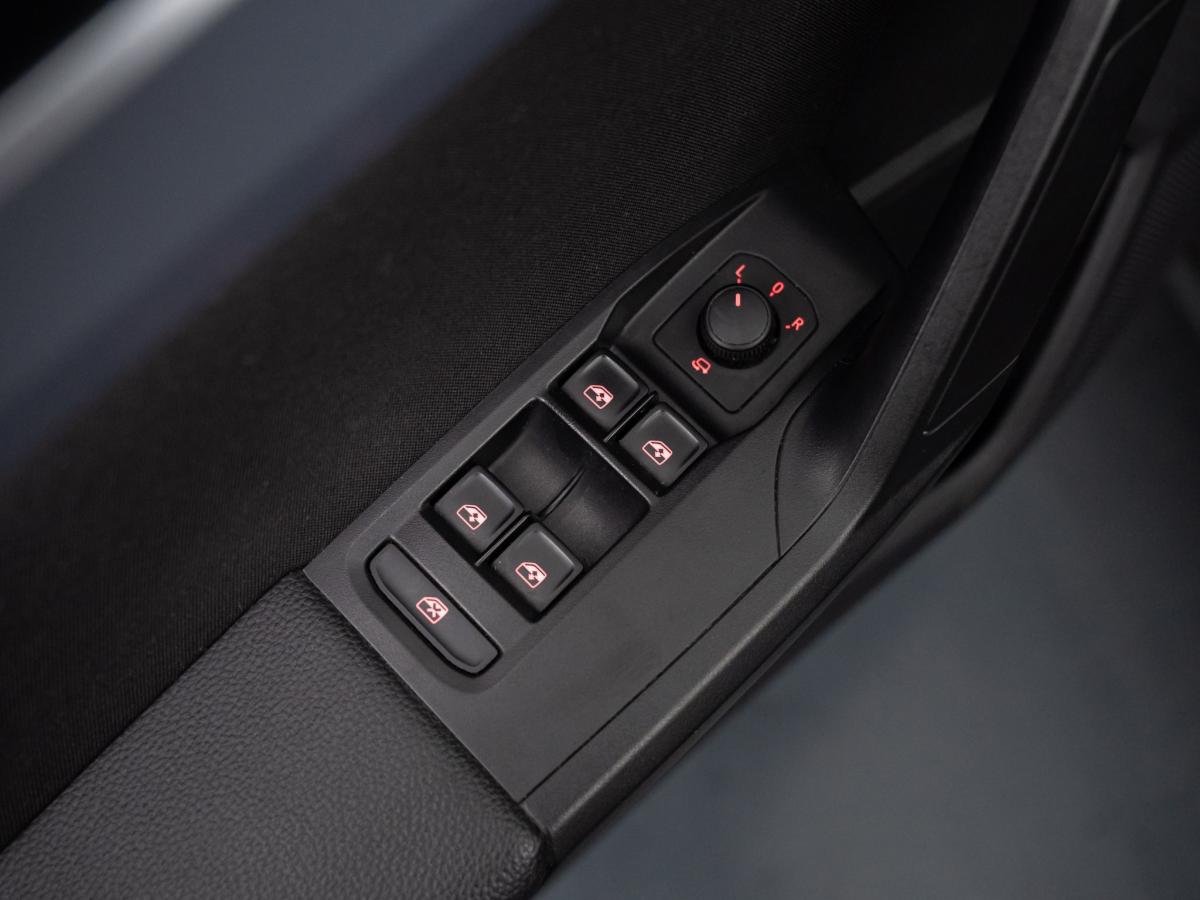 seat-arona-2023-gasolina-999cc
