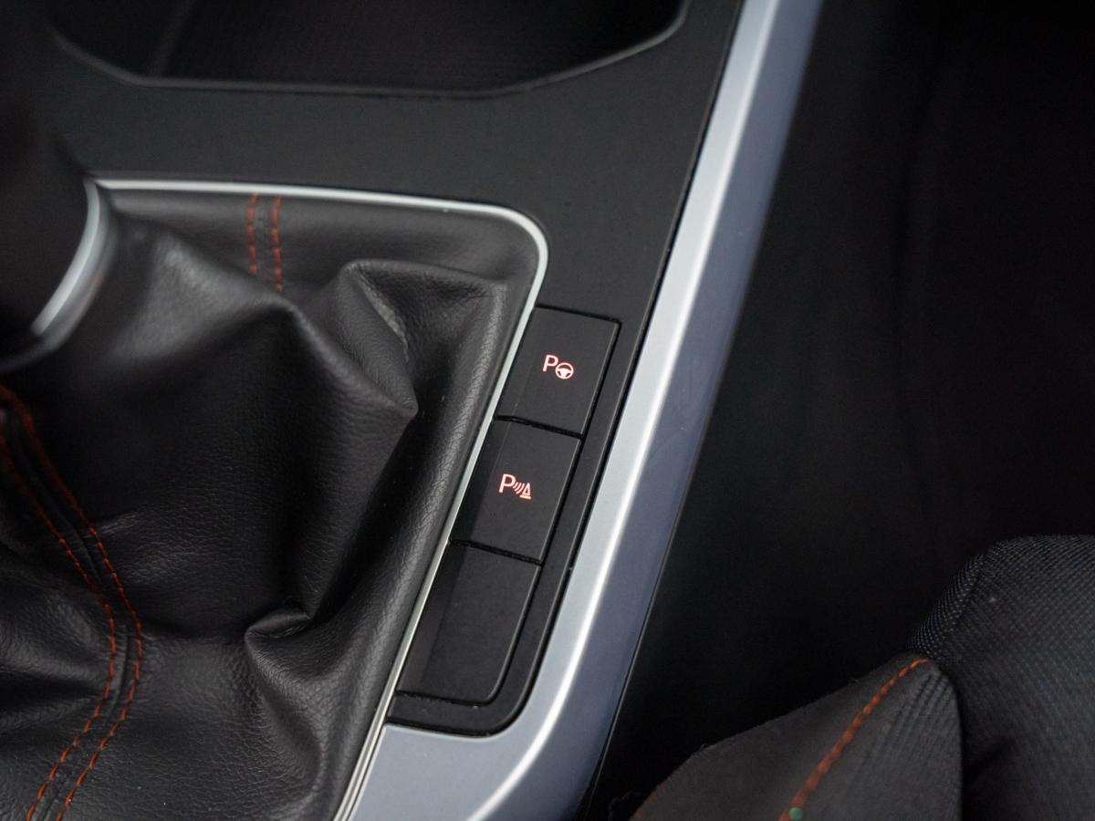seat-arona-2023-gasolina-999cc