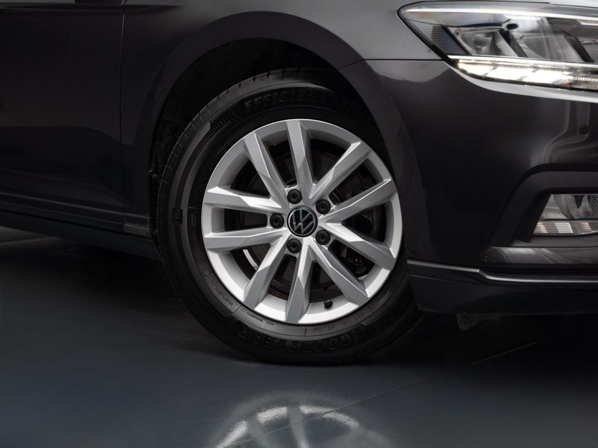 volkswagen-passat-variant-2022-diesel-1968cc