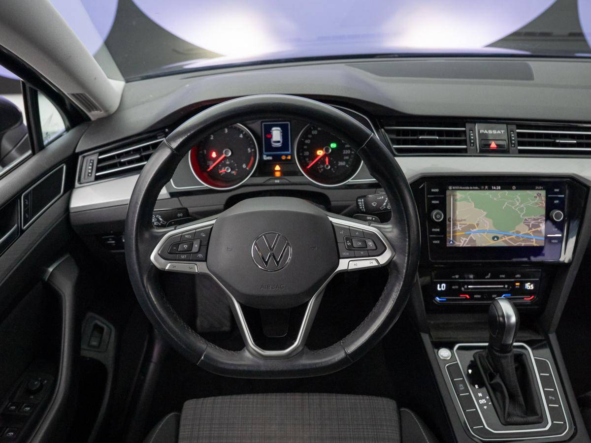 volkswagen-passat-variant-2022-diesel-1968cc