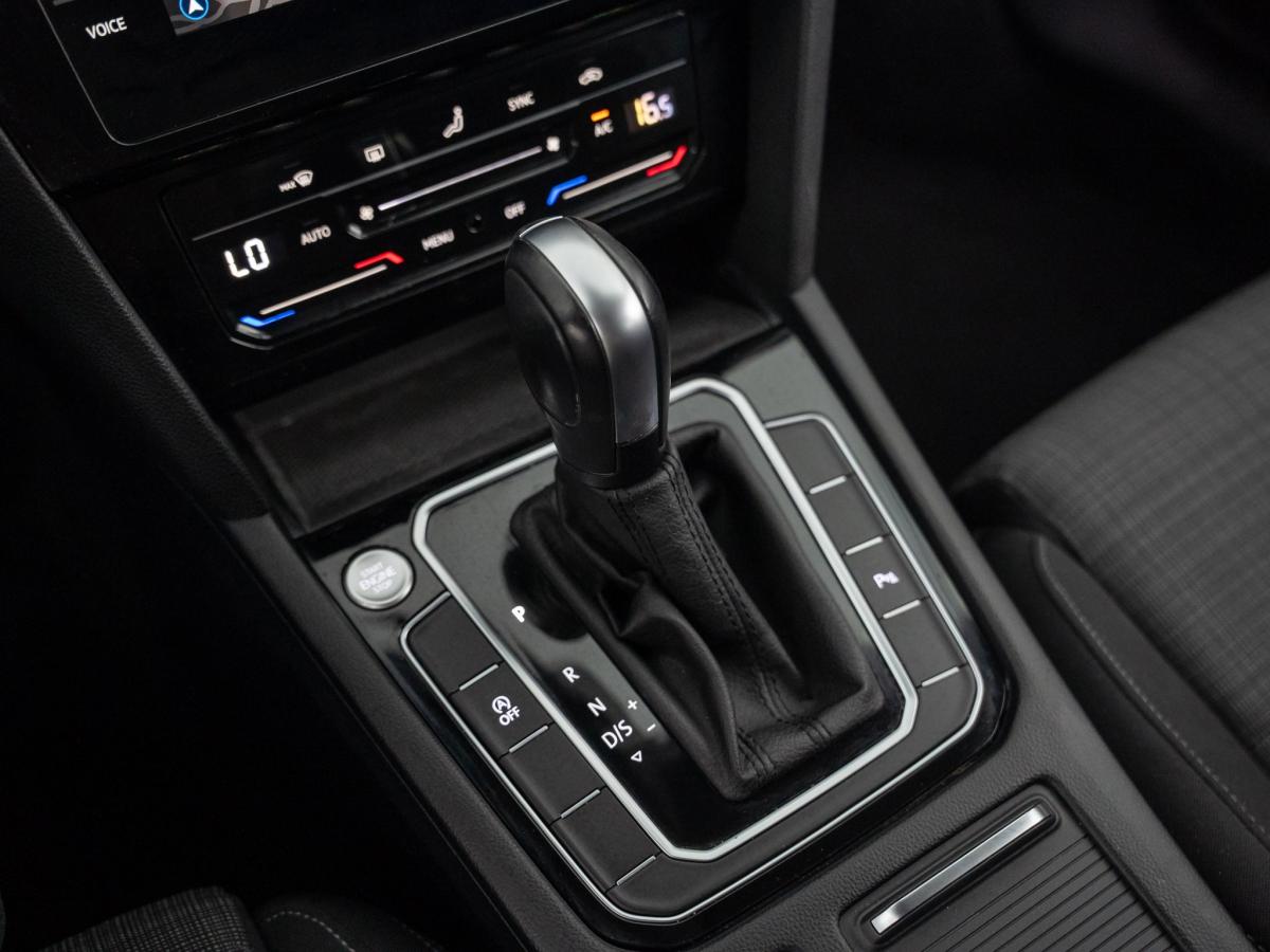 volkswagen-passat-variant-2022-diesel-1968cc
