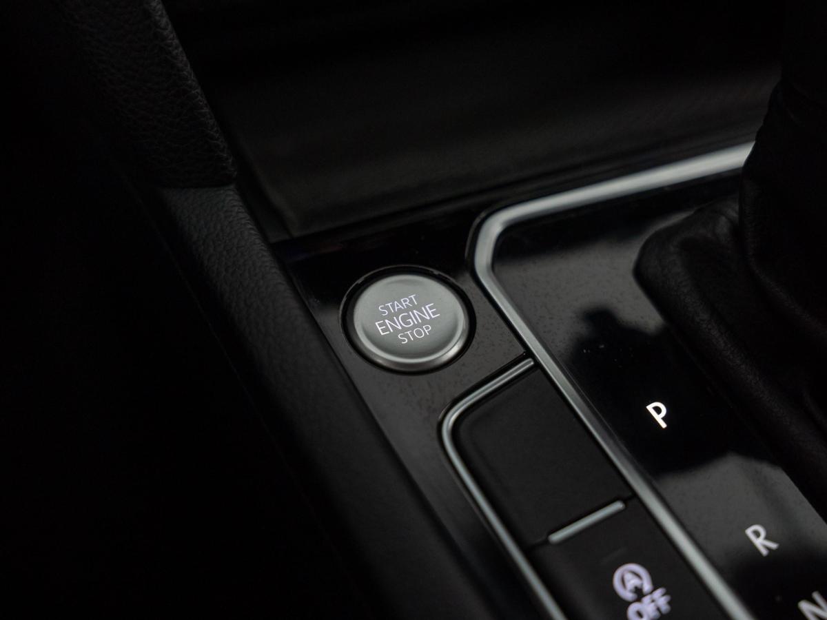 volkswagen-passat-variant-2022-diesel-1968cc
