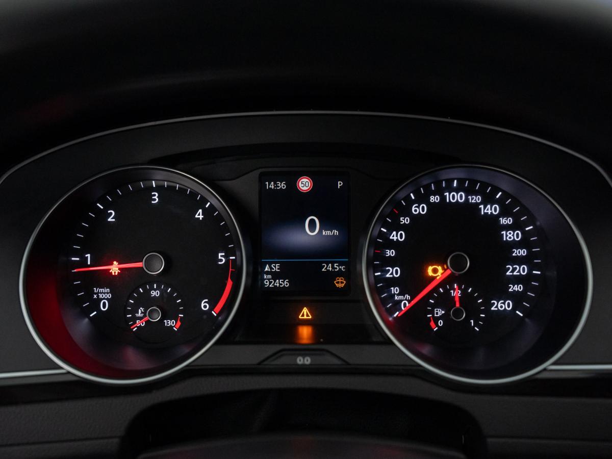 volkswagen-passat-variant-2022-diesel-1968cc