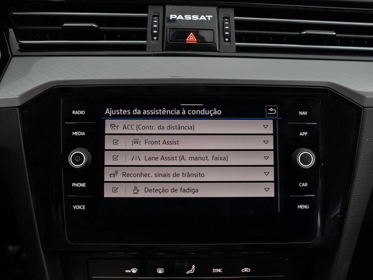 volkswagen-passat-variant-2022-diesel-1968cc