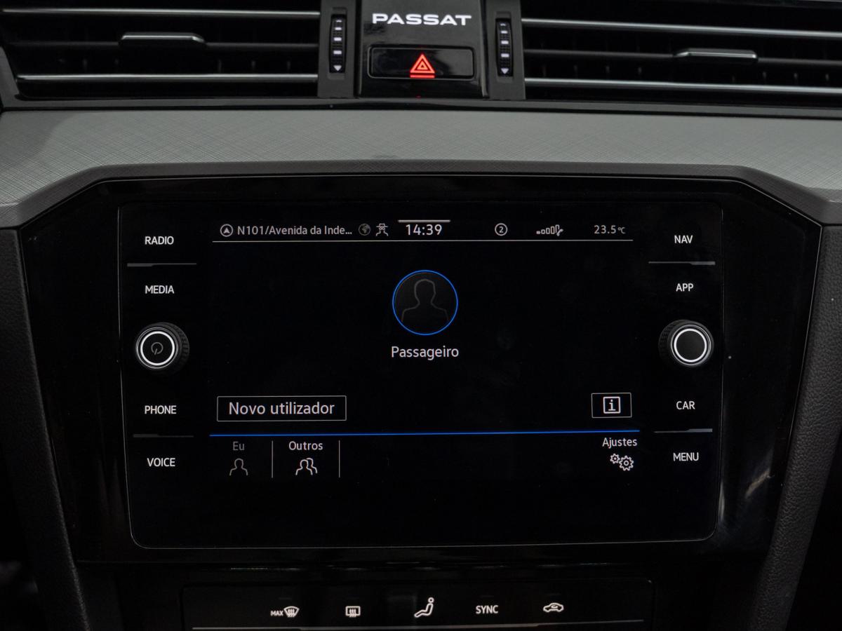 volkswagen-passat-variant-2022-diesel-1968cc