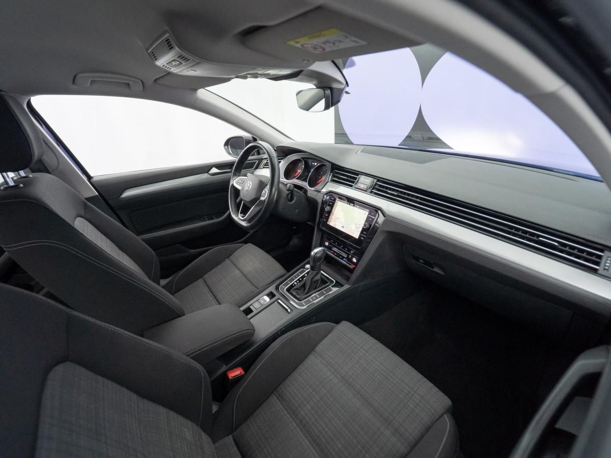 volkswagen-passat-variant-2022-diesel-1968cc