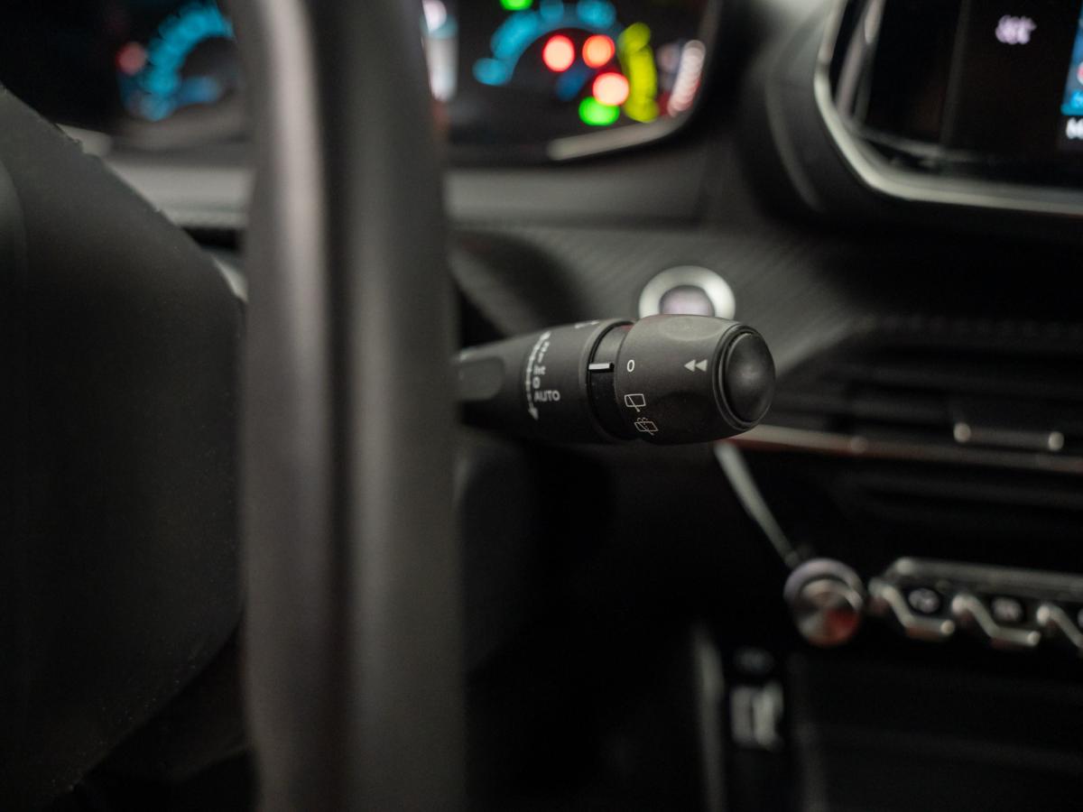 peugeot-2008-2022-eletrico-0cc