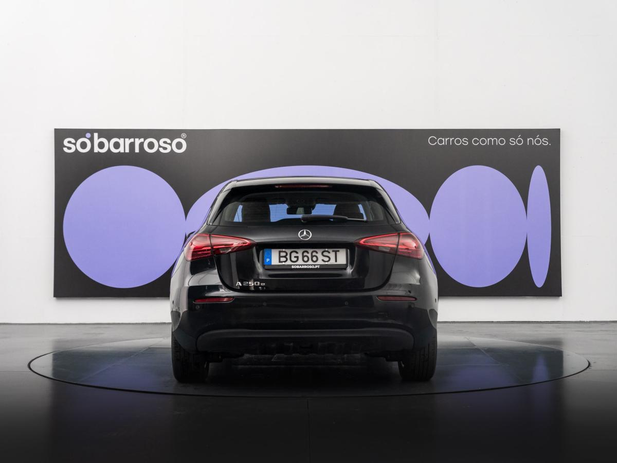 mercedes-benz-classe-a-2024-hibrido-a-gasolina-1332cc