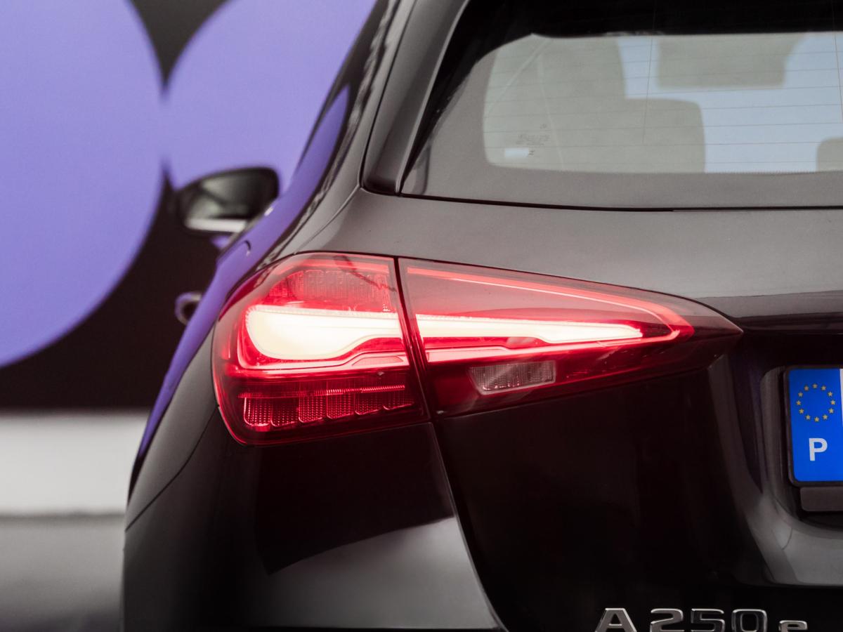 mercedes-benz-classe-a-2024-hibrido-a-gasolina-1332cc