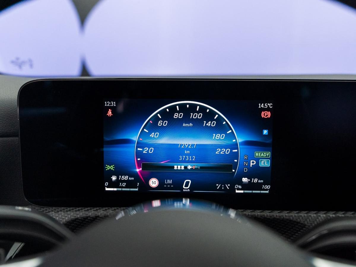 mercedes-benz-classe-a-2024-hibrido-a-gasolina-1332cc