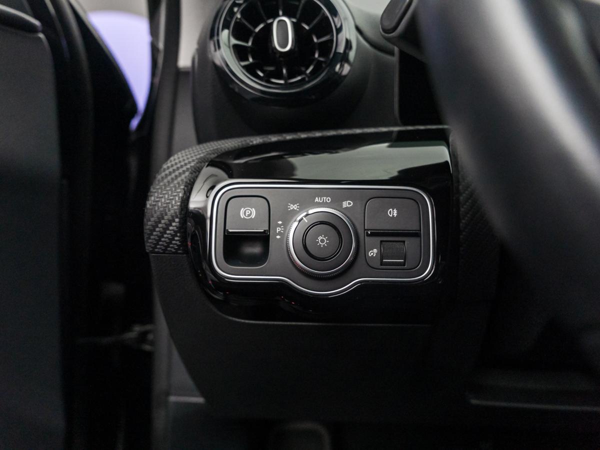 mercedes-benz-classe-a-2024-hibrido-a-gasolina-1332cc