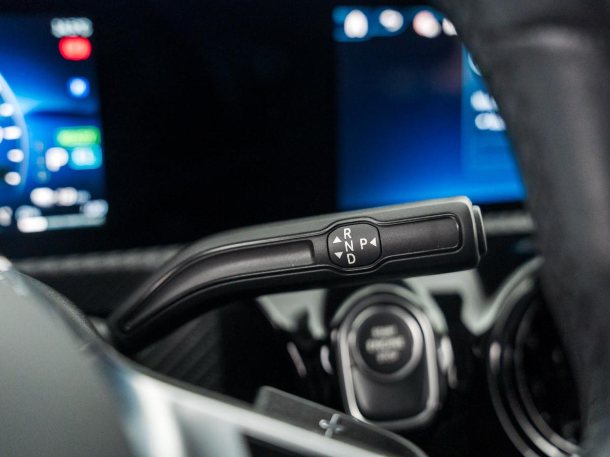mercedes-benz-classe-a-2024-hibrido-a-gasolina-1332cc