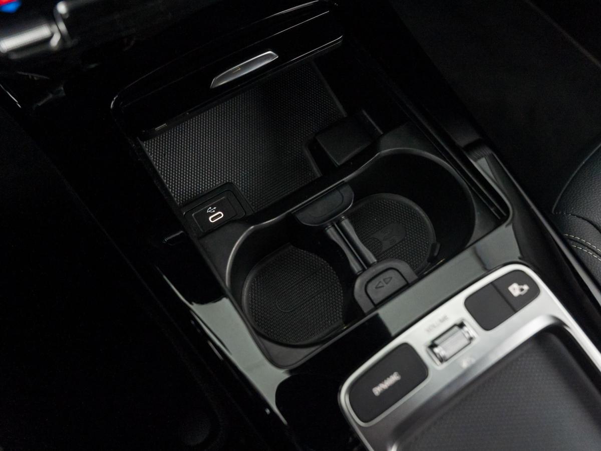 mercedes-benz-classe-a-2024-hibrido-a-gasolina-1332cc
