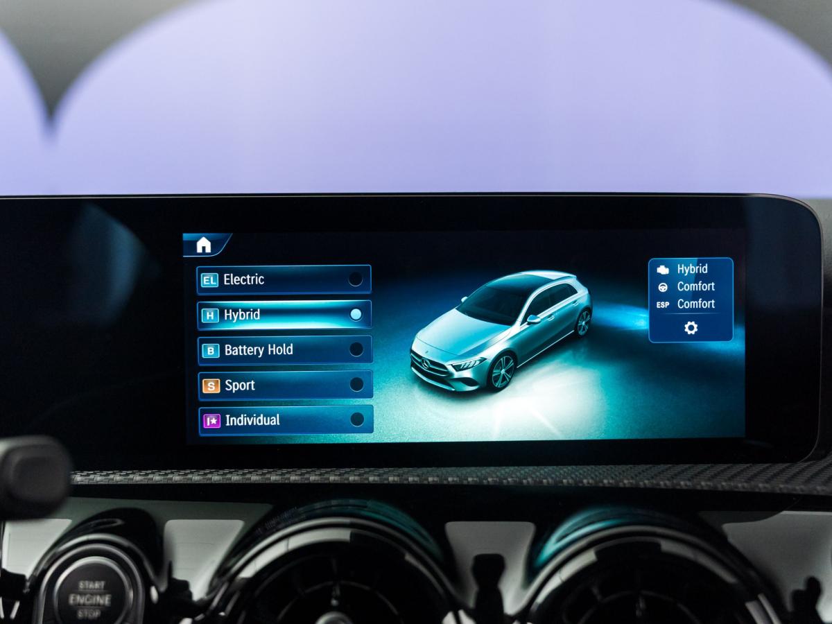 mercedes-benz-classe-a-2024-hibrido-a-gasolina-1332cc