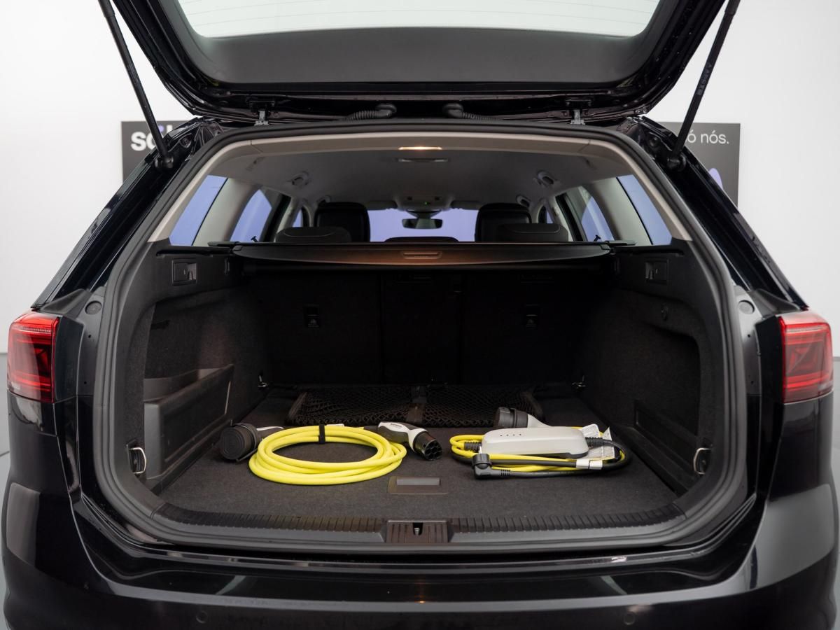 volkswagen-passat-variant-2023-hibrido-a-gasolina-1395cc