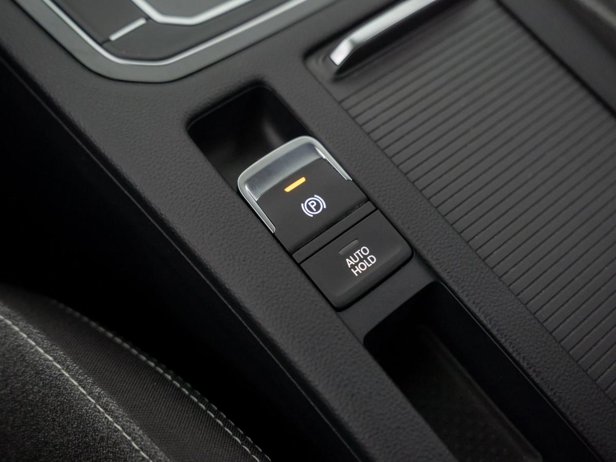 volkswagen-passat-variant-2023-hibrido-a-gasolina-1395cc