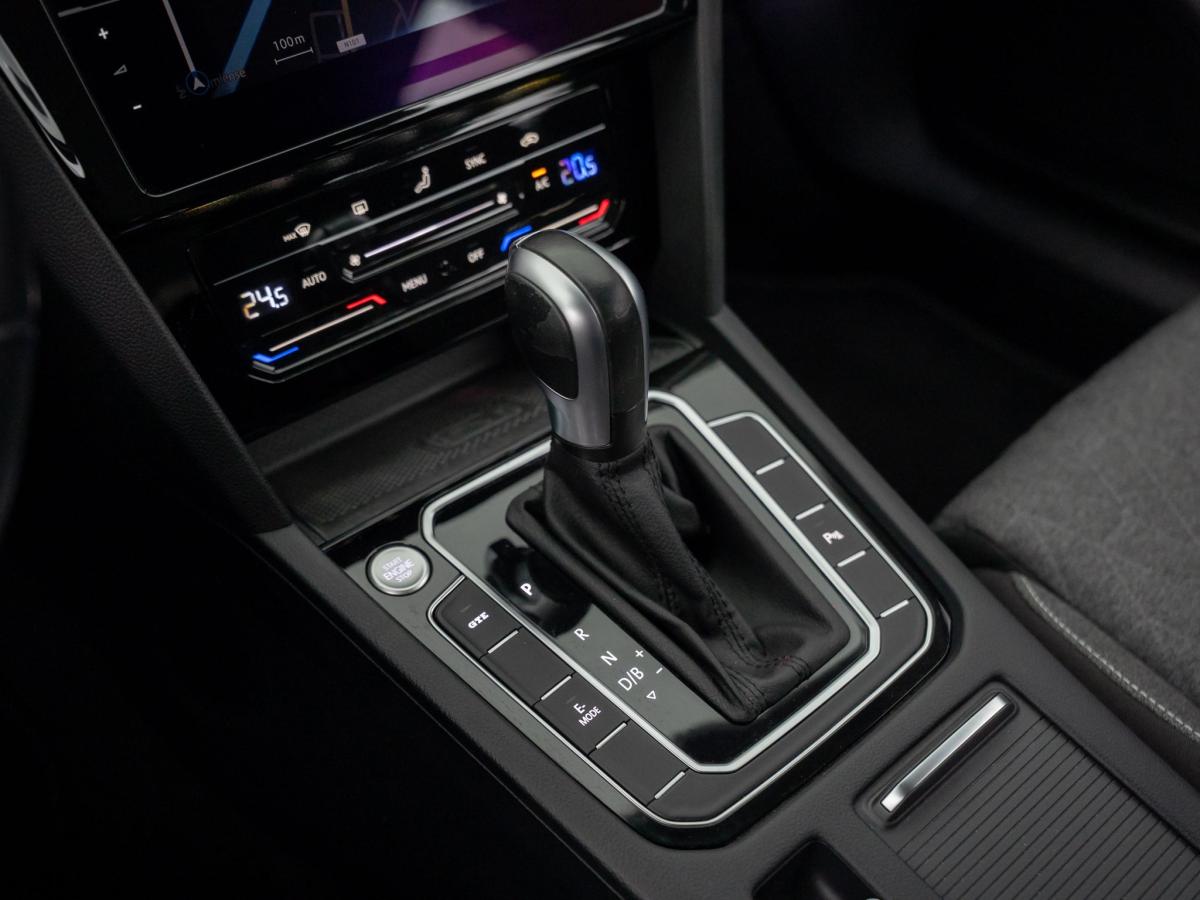 volkswagen-passat-variant-2023-hibrido-a-gasolina-1395cc