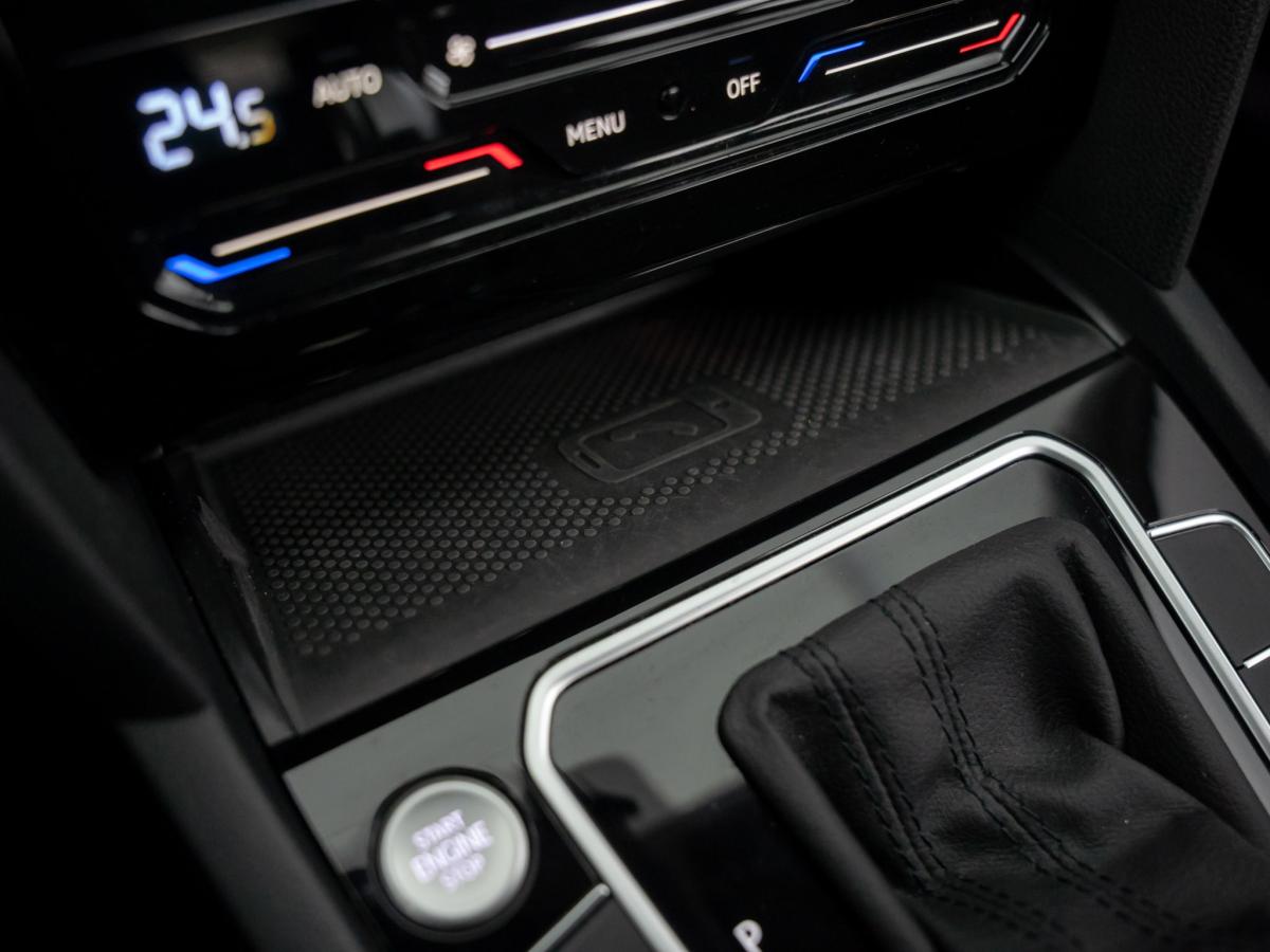 volkswagen-passat-variant-2023-hibrido-a-gasolina-1395cc