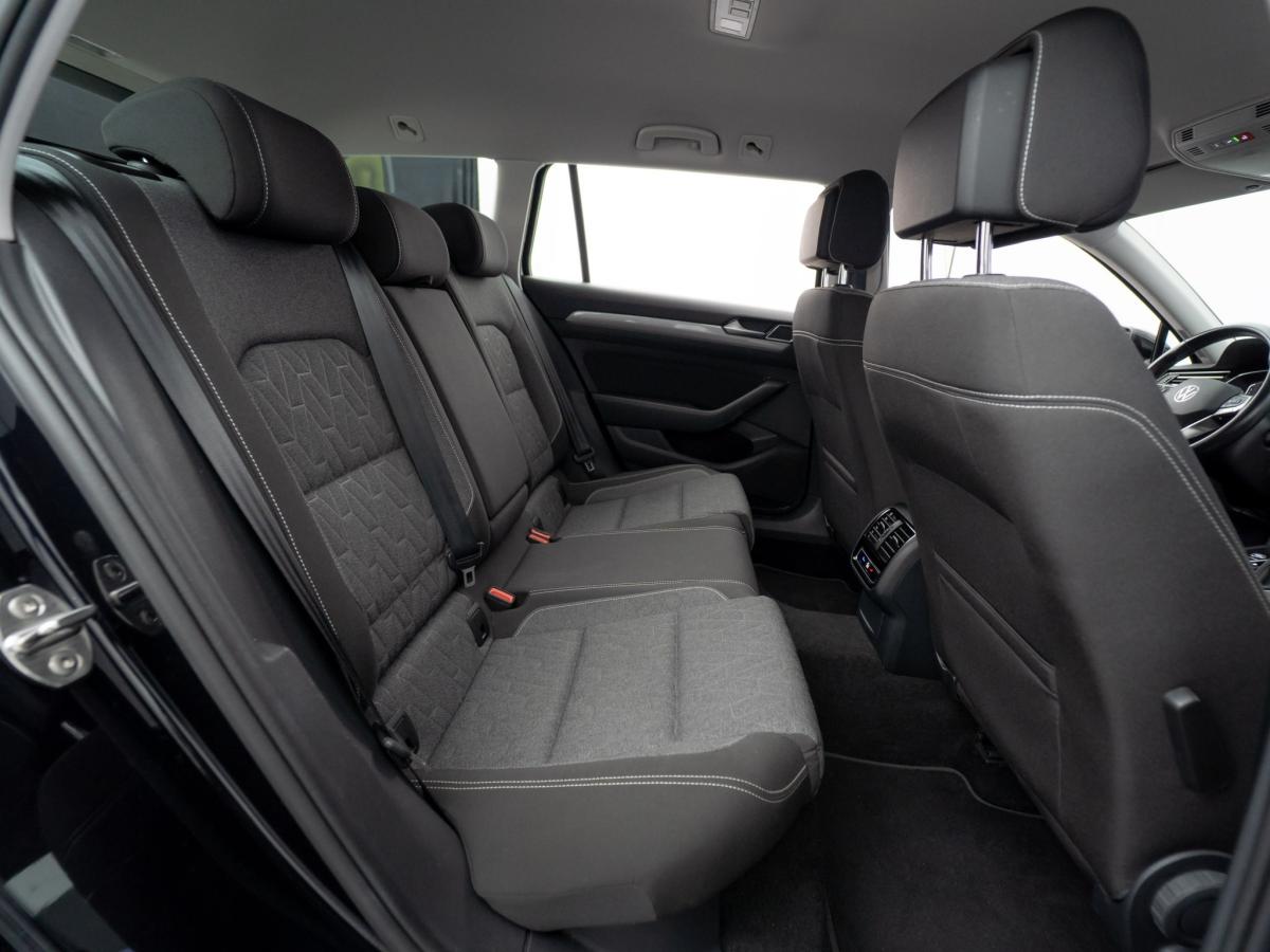 volkswagen-passat-variant-2023-hibrido-a-gasolina-1395cc