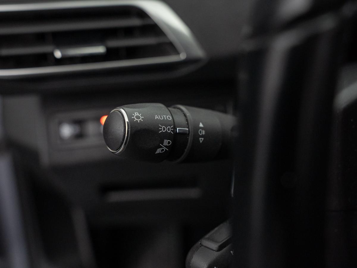 peugeot-3008-2022-diesel-1499cc