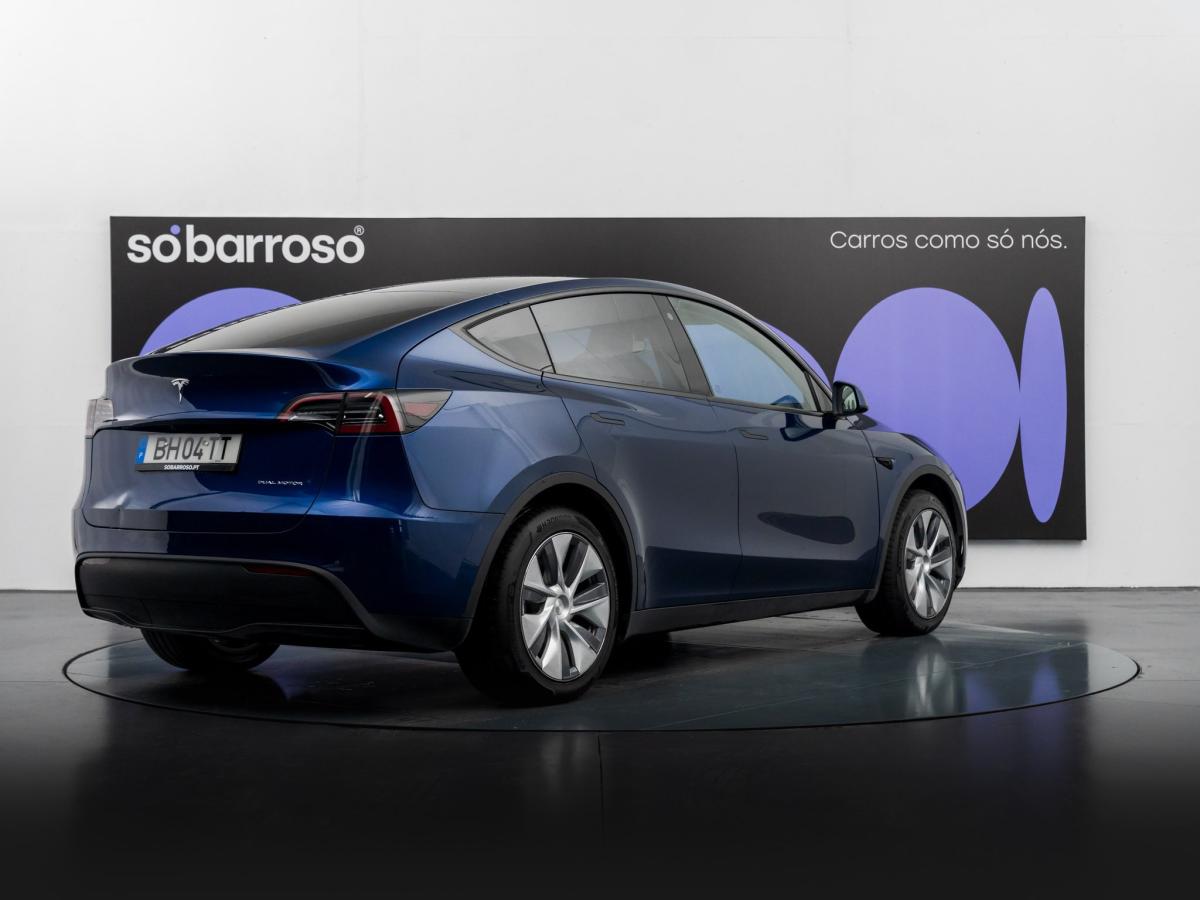 tesla-model-y-2024-eletrico-500cc
