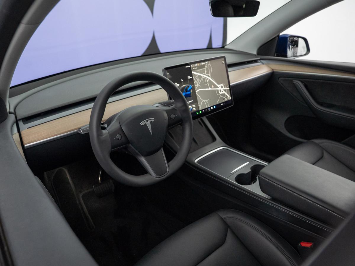 tesla-model-y-2024-eletrico-500cc
