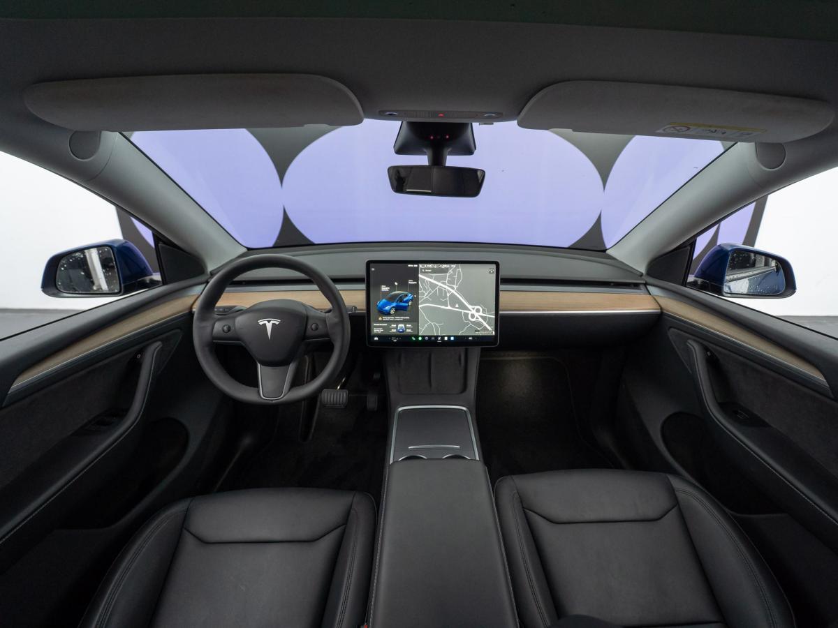 tesla-model-y-2024-eletrico-500cc