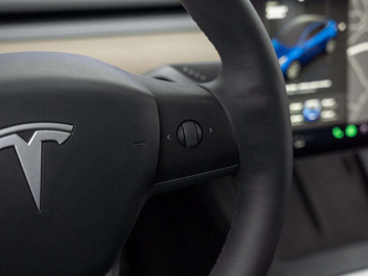 tesla-model-y-2024-eletrico-500cc