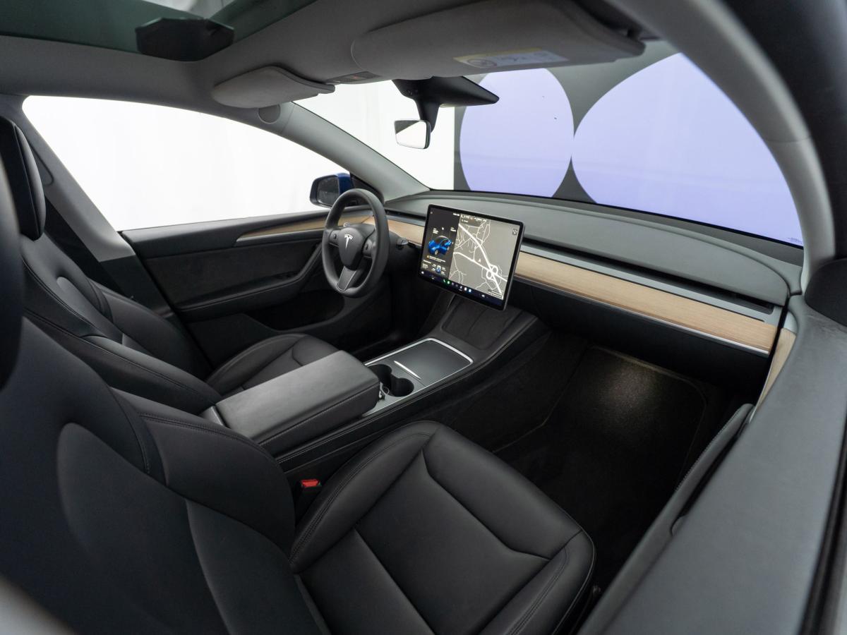 tesla-model-y-2024-eletrico-500cc