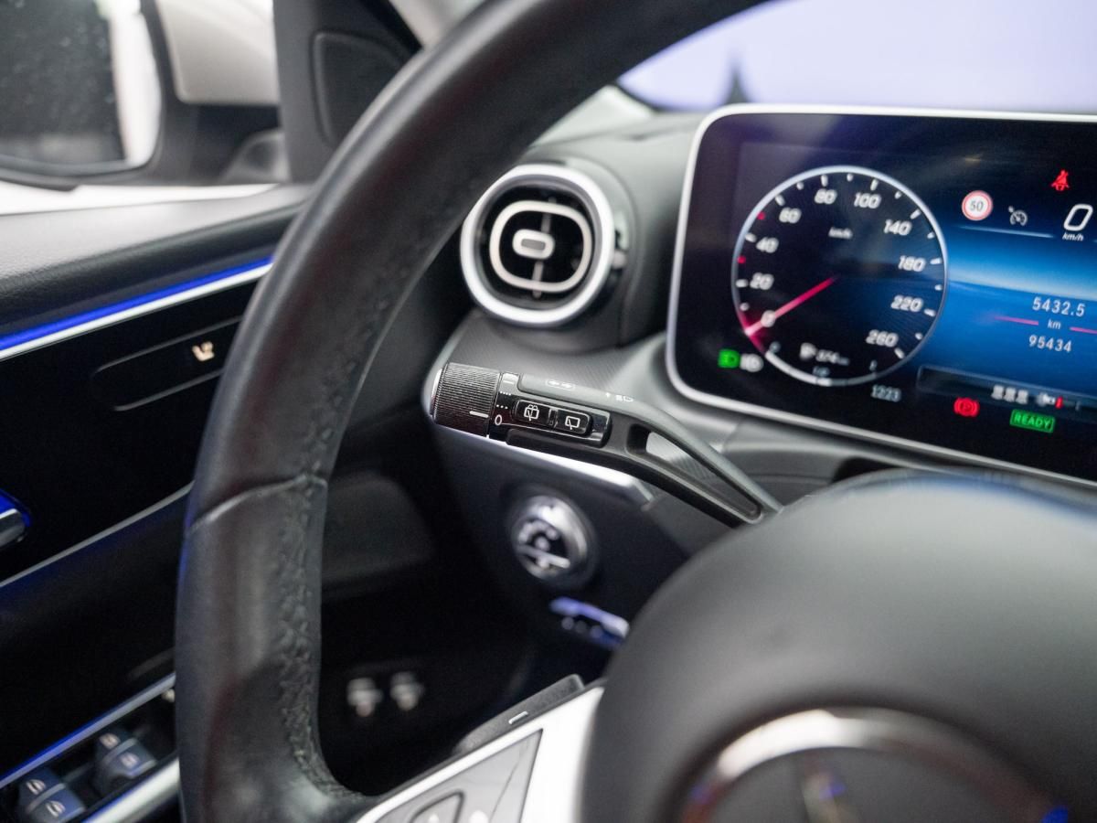 mercedes-benz-classe-c-2023-hibrido-a-gasolina-1999cc