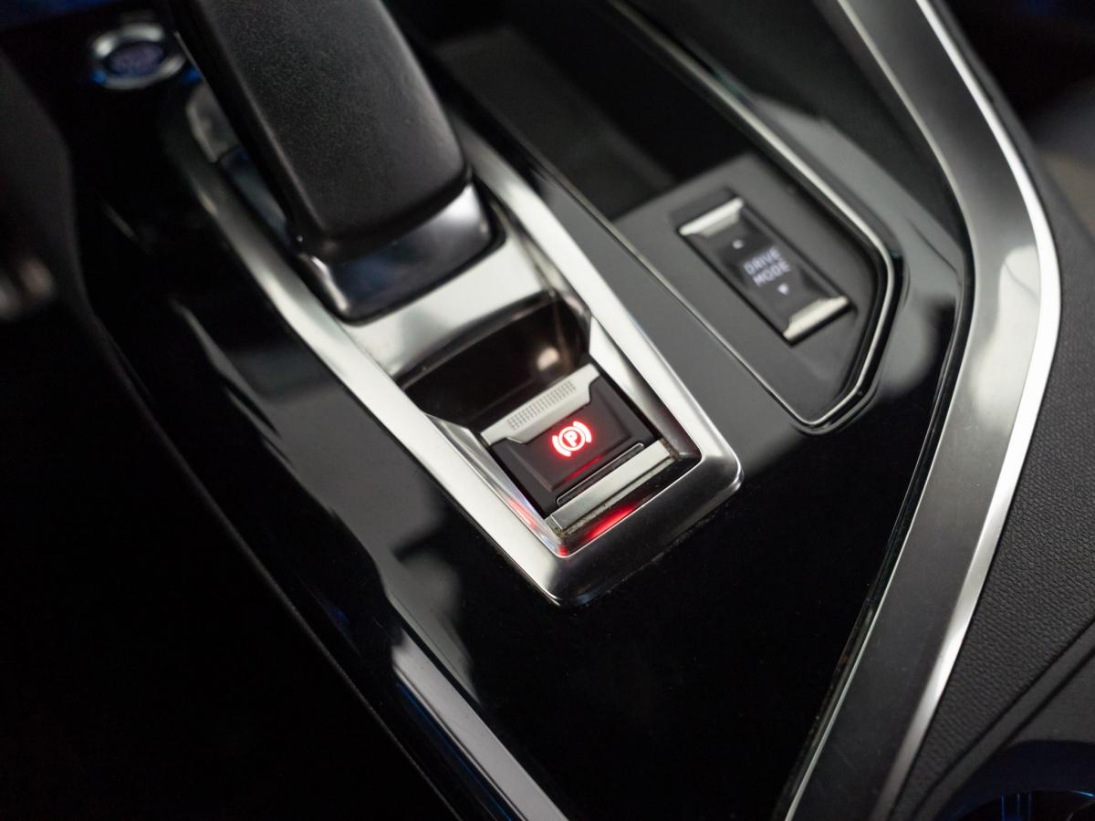 peugeot-3008-2021-hibrido-a-gasolina-1598cc