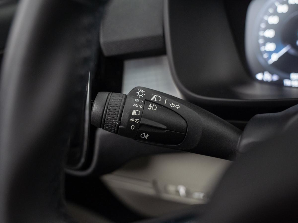 volvo-xc40-2021-hibrido-a-gasolina-1477cc