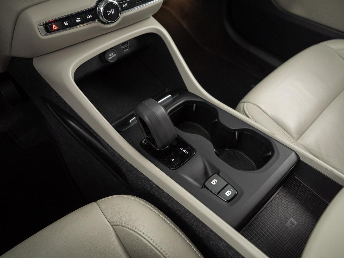 volvo-xc40-2021-hibrido-a-gasolina-1477cc