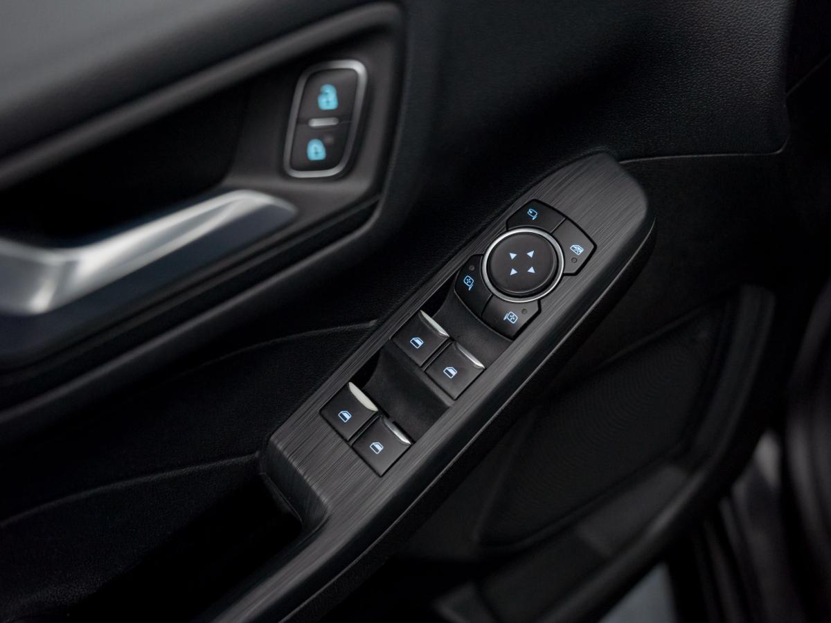 ford-kuga-2022-hibrido-a-gasolina-2488cc