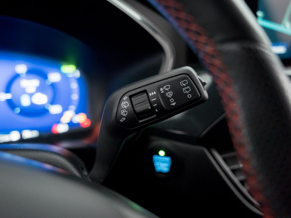 ford-kuga-2022-hibrido-a-gasolina-2488cc