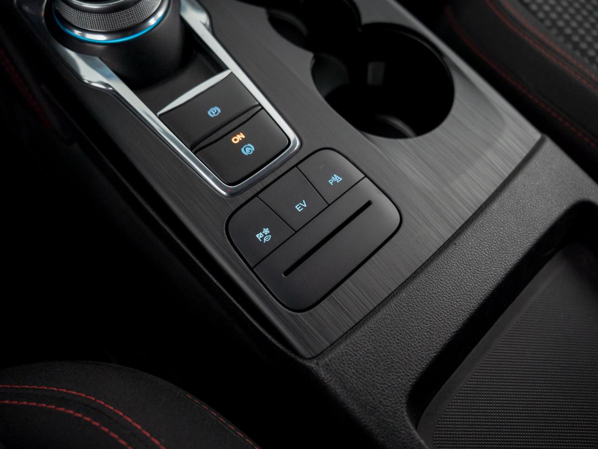 ford-kuga-2022-hibrido-a-gasolina-2488cc