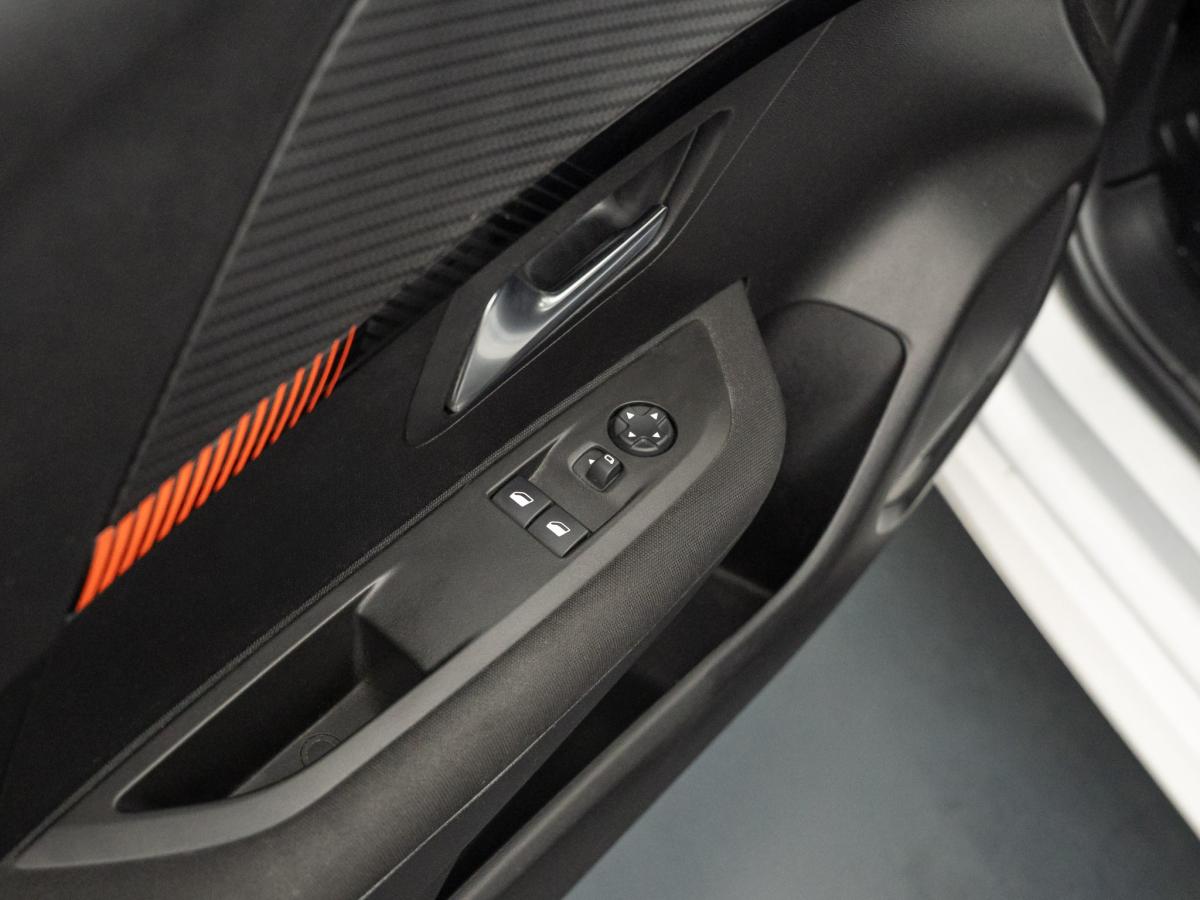 peugeot-208-2022-gasolina-1199cc