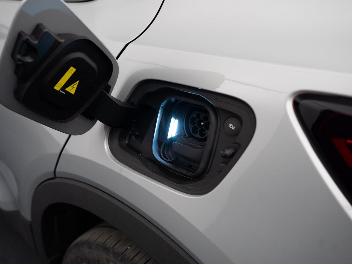 volvo-c40-2023-eletrico-500cc