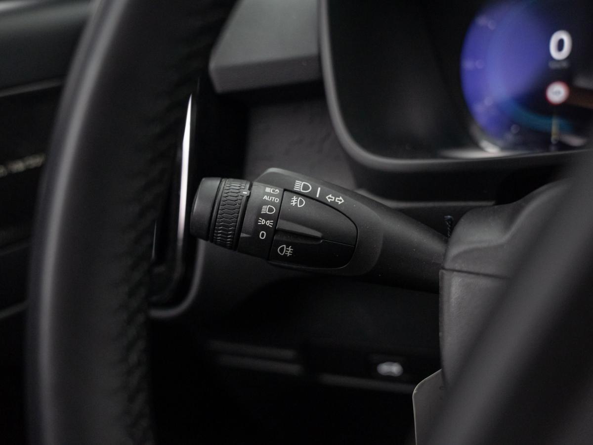 volvo-c40-2023-eletrico-500cc