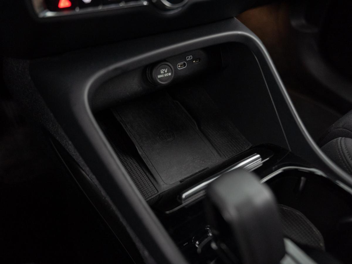 volvo-c40-2023-eletrico-500cc