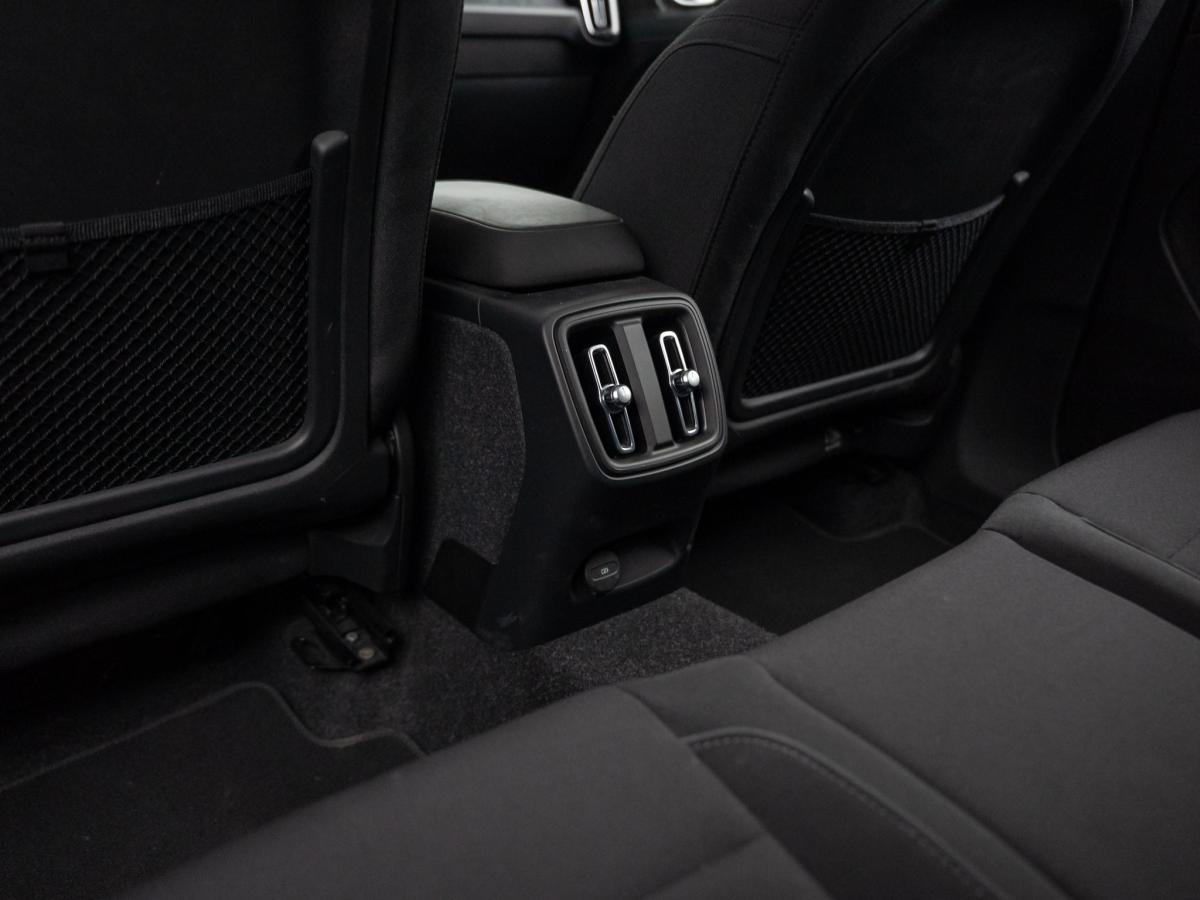 volvo-c40-2023-eletrico-500cc